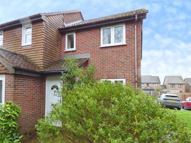 House for sale in Hedge End, Helford