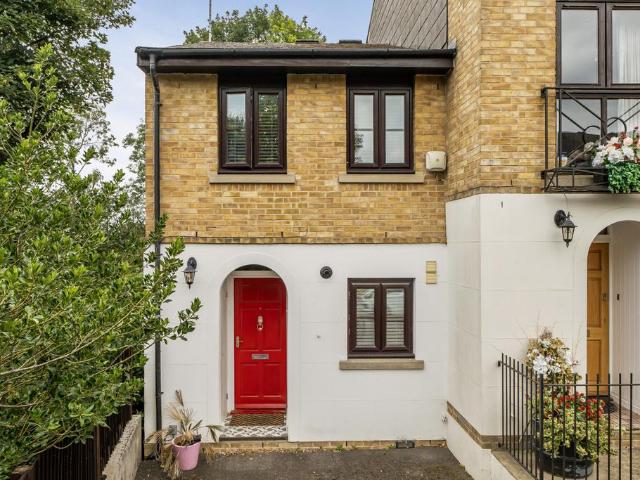 House for sale in London Borough of Lewisham, Forest Hill