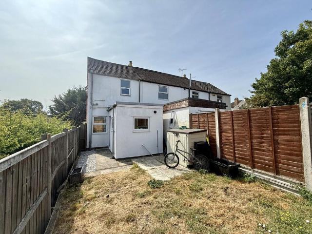 House for sale in Chequers, Gloucester