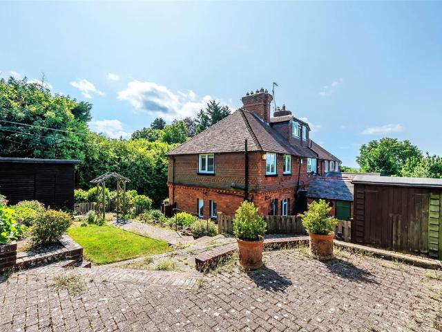 House for sale in The Butts, Kent