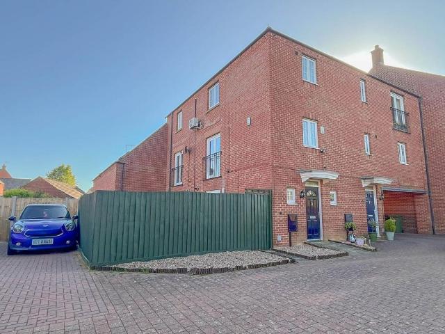 House for sale in New Bilton, Warwickshire