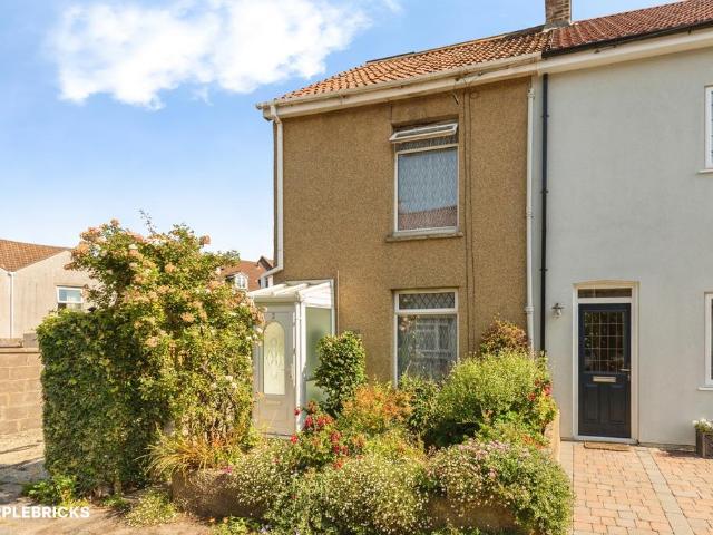 House for sale in Kingswood