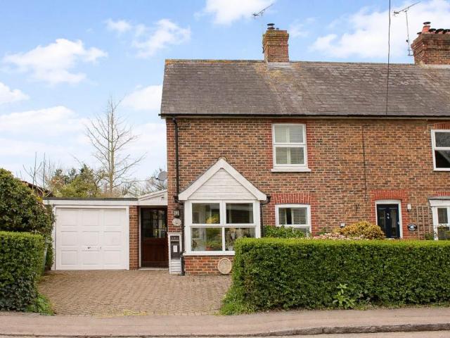 House for sale in Plumpton Green, Iford