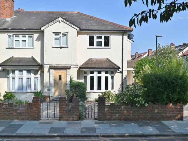 House for sale in Strawberry Hill, Greater London