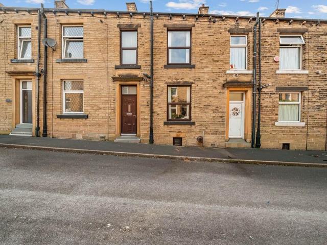 House for sale in Elland, West Yorkshire