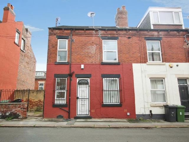 House for sale in East End Park, Leeds