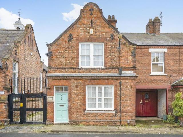 House for sale in High Field, York