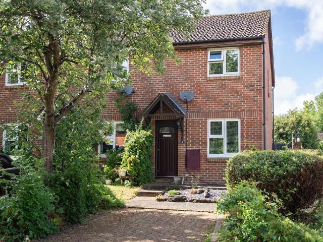 House for sale in Stonebridge, Pachesham Park