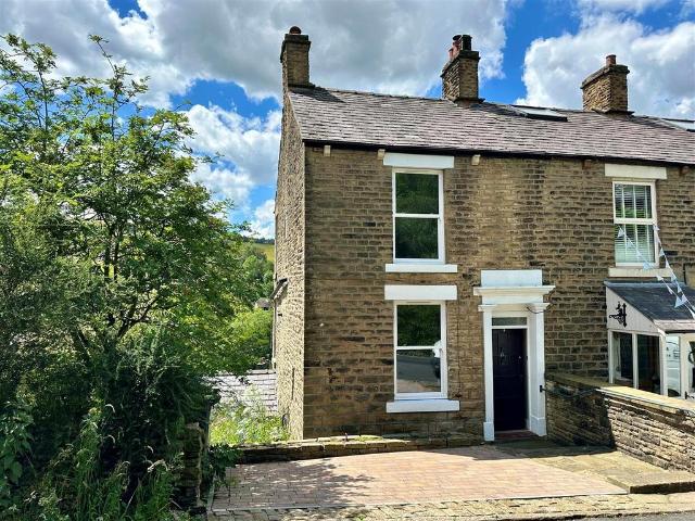 House for sale in Charlesworth, East Midlands
