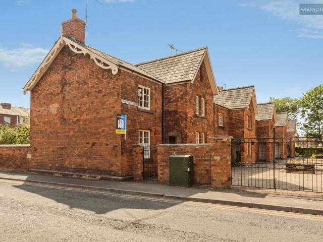 House for sale in Hammond Street