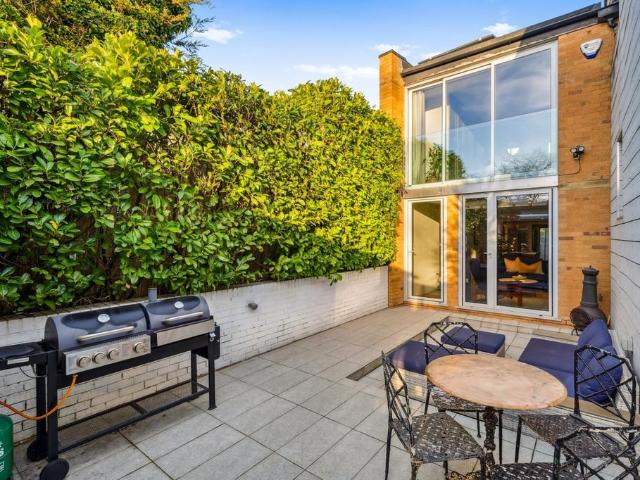 House for sale in Streatham Hill, Greater London