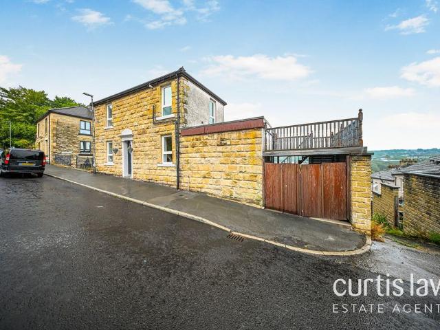 House for sale in Knowle Fold, Darwen