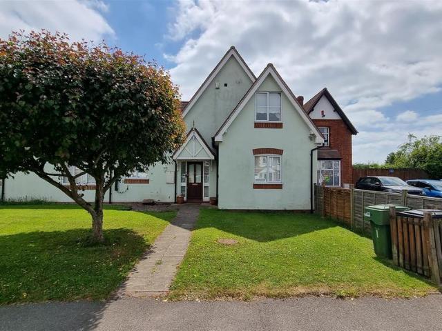 House for sale in Wythall, Hollywood