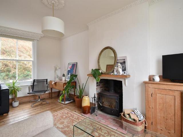 House for sale in Old Town, Guestling Green
