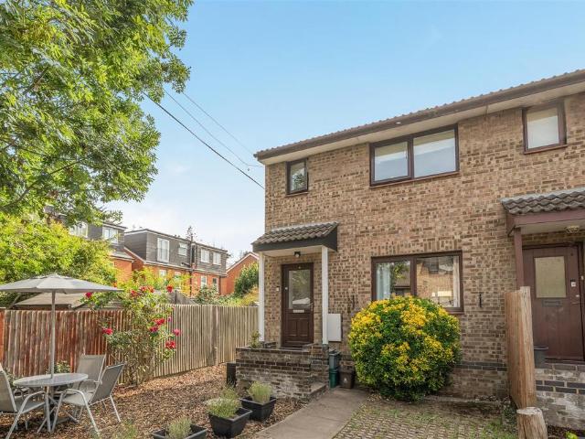 House for sale in Hook, Greater London