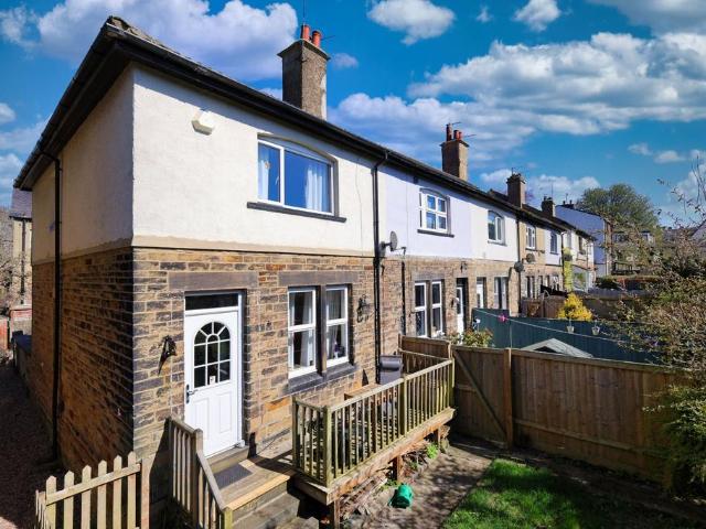 House for sale in Yeadon, West Yorkshire
