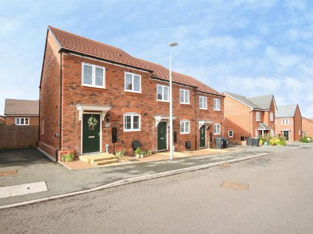 House for sale in Radford Semele, Warwick