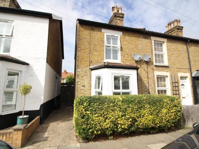 House for sale in Motspur Park, Greater London