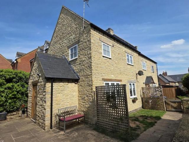 House for sale in Brackley, Northamptonshire