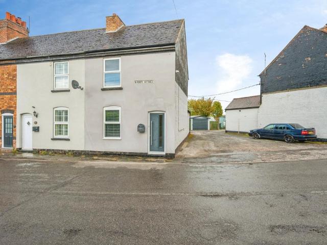 House for sale in Gun Hill, Warwickshire