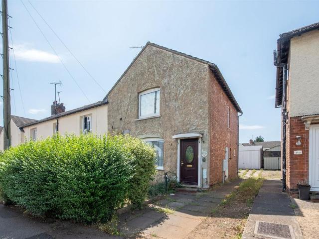 House for sale in Desborough