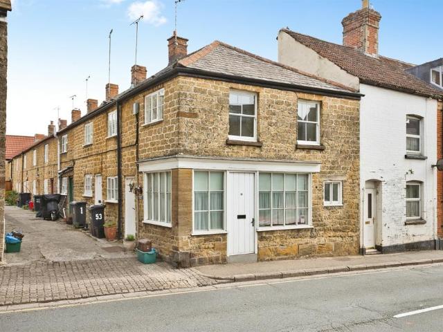 House for sale in Crewkerne, Somerset