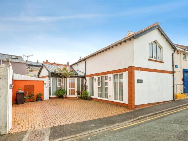 House for sale in Waun Fawr, Wales