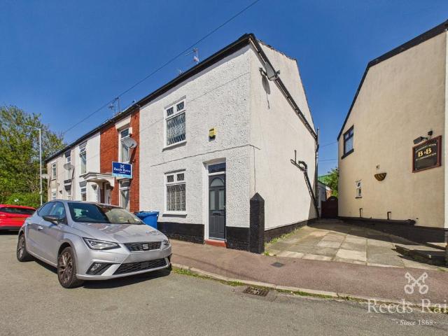 House for sale in Hazel Grove, Greater Manchester