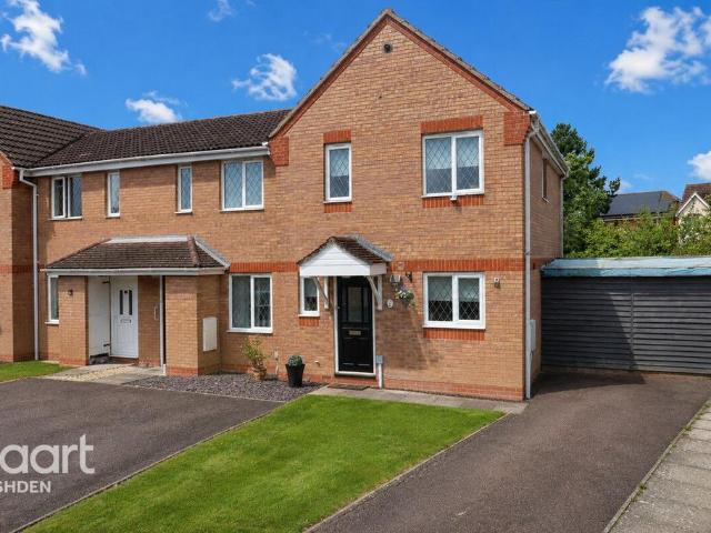 House for sale in Rushden