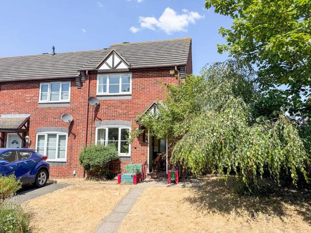 House for sale in Whitnash, Green Close