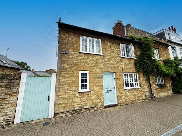 House for sale in Olney