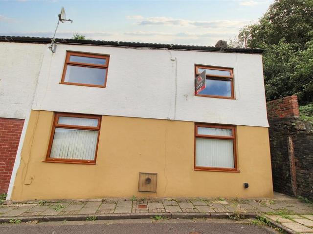 House for sale in Pentre
