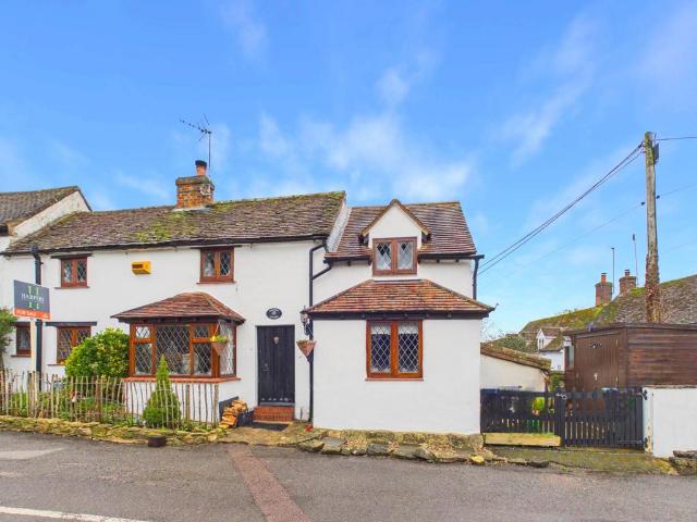 House for sale in Westlington, Dinton