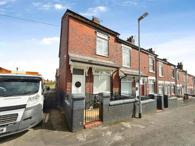 House for sale in Joiner's Square, Hanley