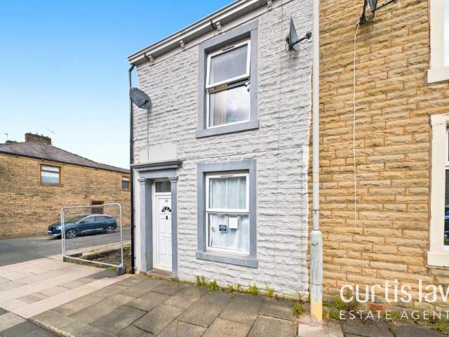 House for sale in Oakenshaw, Backburn