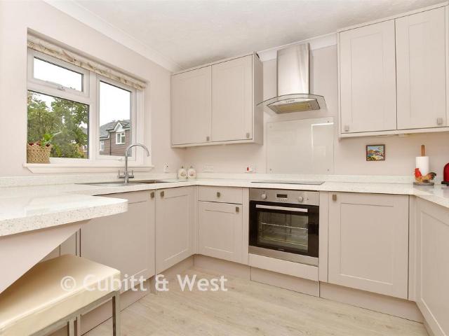 House for sale in London Borough of Croydon, Shirley