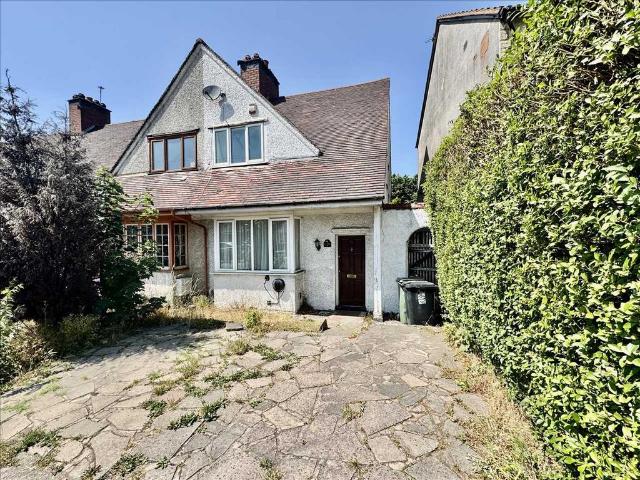 House for sale in Fallings Park, Park Village