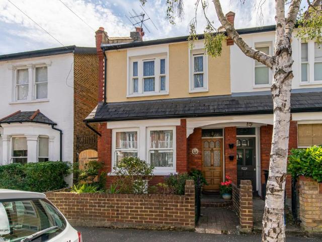 House for sale in Hampton Hill, Greater London