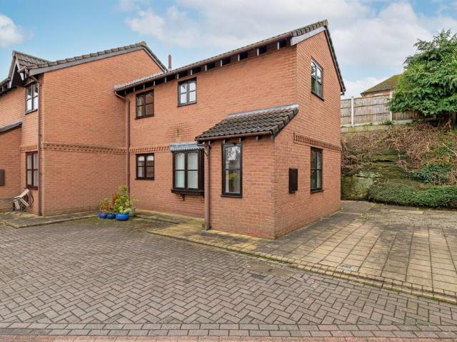House for sale in Frodsham, Cheshire