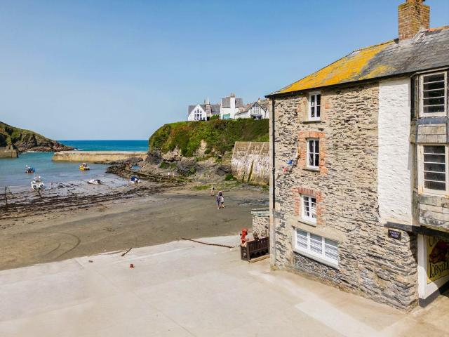 House for sale in Port Gaverne