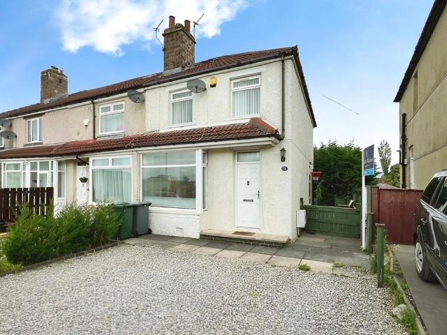 House for sale in Lower Wyke, West Yorkshire