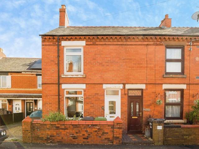 House for sale in Ponciau, Wales