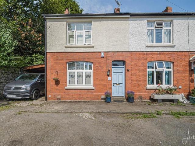 House for sale in Tycoch, Nangreaves