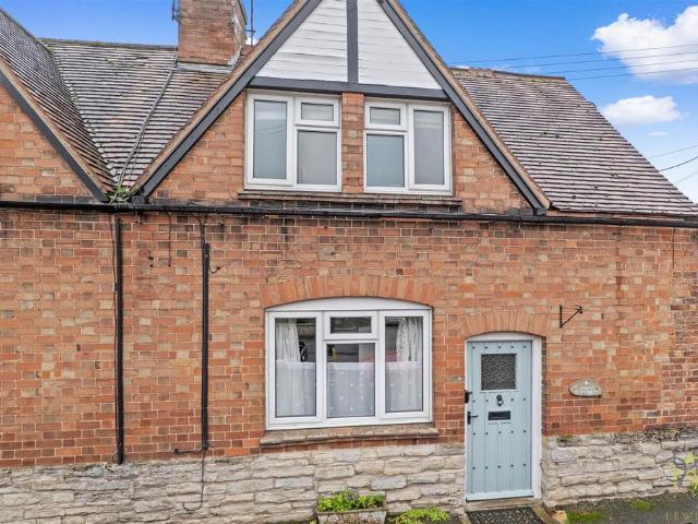 House for sale in Crookhill, Worcestershire