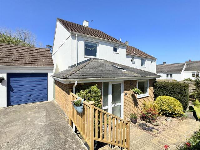 House for sale in Mawgan-in-Pydar, Cornwall