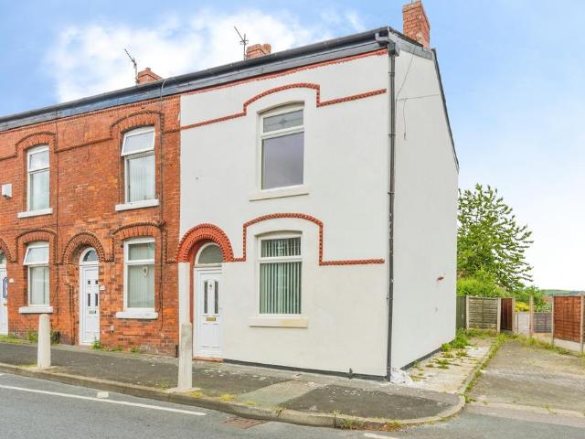 House for sale in Hurst Cross, Greenheys