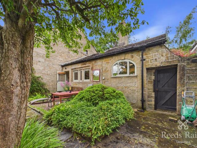 House for sale in Cross Stone, Todmorden