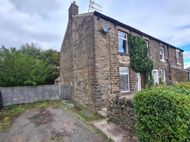 House for sale in Brookfield, Charlesworth
