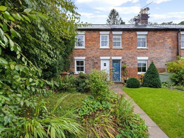 House for sale in Camelsdale, Waverley