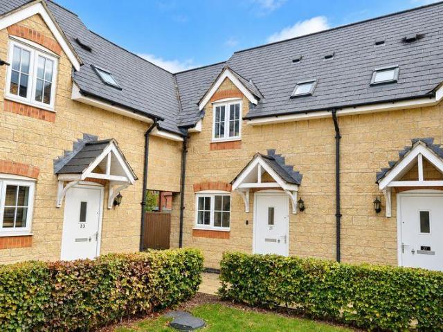 House for sale in Priors Hall Park, Weldon